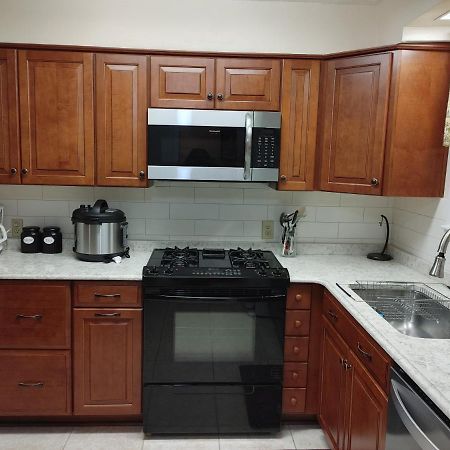 The Kind House Hosting, Low Monthly Rates, Traveling Nurses, Fletc, & Travelers! Brunswick Esterno foto